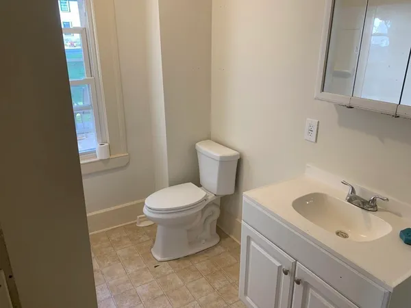 $2,300 | 248 Water Street, Newburyport, MA 01950