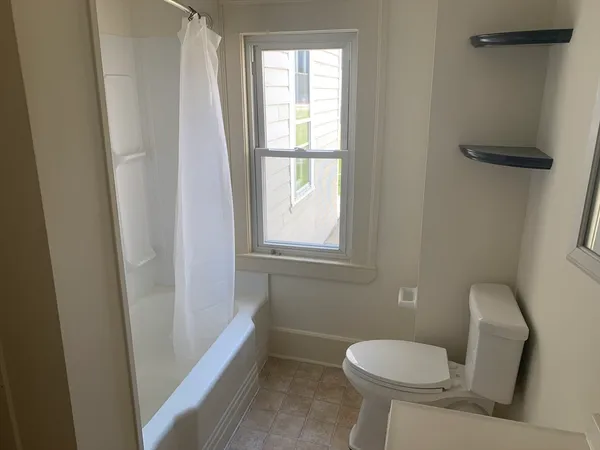 $2,300 | 248 Water Street, Newburyport, MA 01950