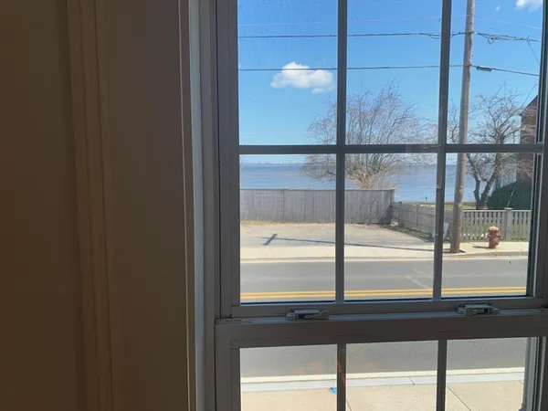 $2,300 | 248 Water Street, Newburyport, MA 01950