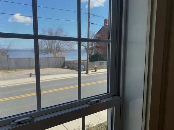$2,300 | 248 Water Street, Newburyport, MA 01950