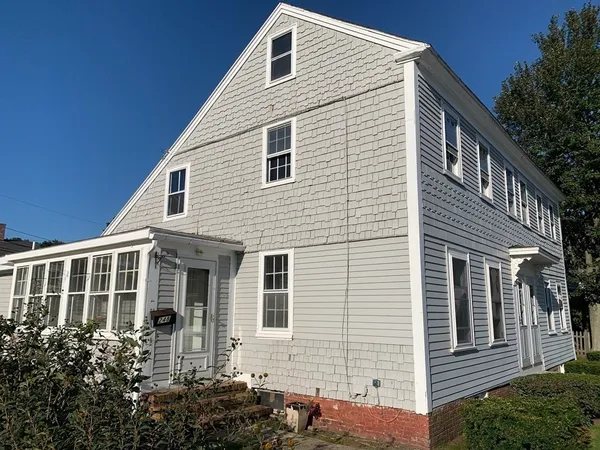 $2,300 | 248 Water Street, Newburyport, MA 01950