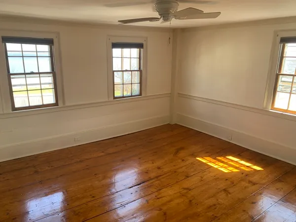 $2,300 | 248 Water Street, Newburyport, MA 01950
