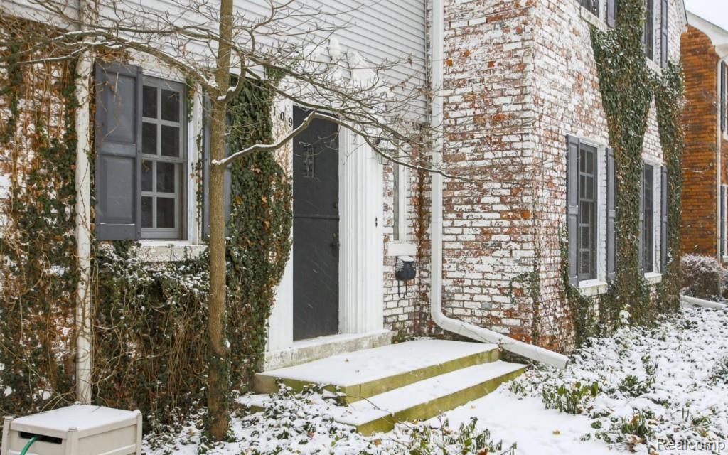 109 Moran Road Grosse Pointe, MI 48236 - Photo 29 of 30 2-photo-web-1680x1050-493378.jpg