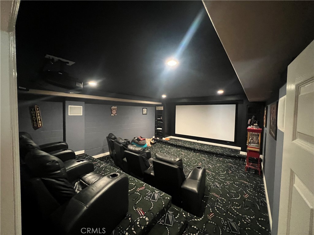 25452 Edna Road Murrieta, CA 92562 - Photo 68 of 70 a projector room with gym equipment