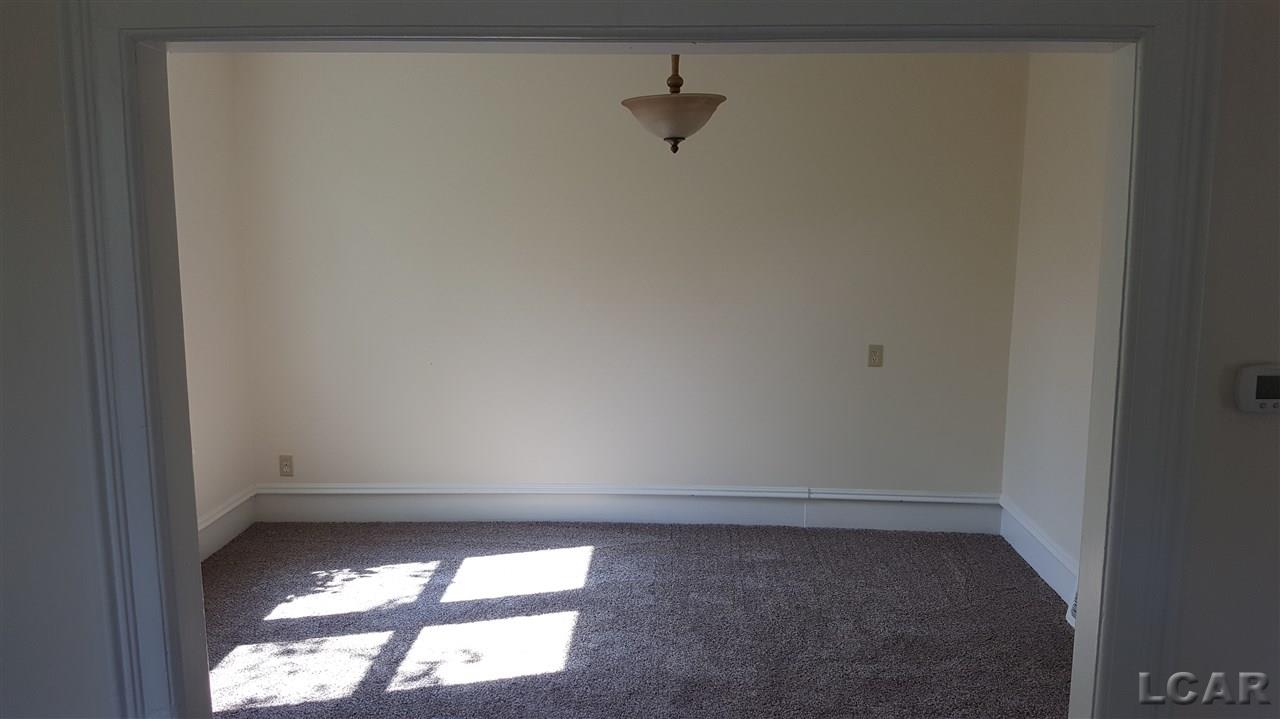 307 Addison Street Adrian, MI 49221 - Photo 7 of 16 31331786-6.JPG