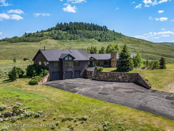 $2,250,000 | 13981 Highway 191, Bondurant, WY 82922