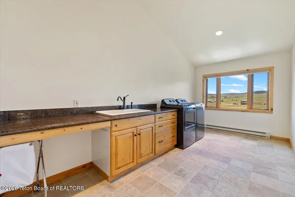 $2,250,000 | 13981 Highway 191, Bondurant, WY 82922