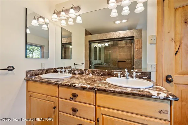 $2,250,000 | 13981 Highway 191, Bondurant, WY 82922