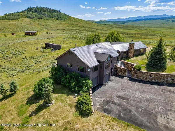 $2,250,000 | 13981 Highway 191, Bondurant, WY 82922