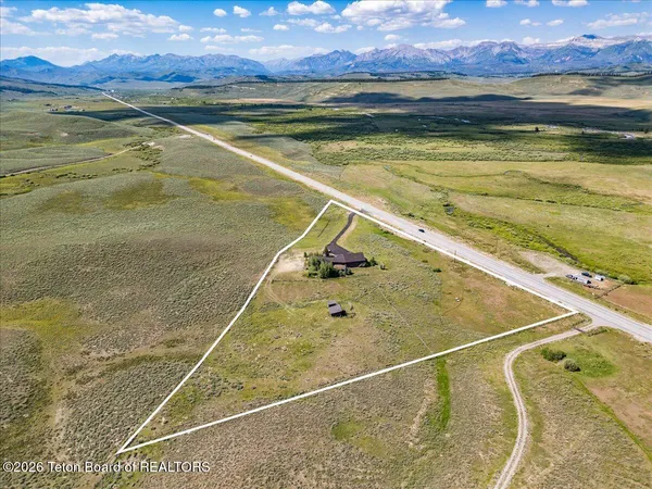 $2,250,000 | 13981 Highway 191, Bondurant, WY 82922