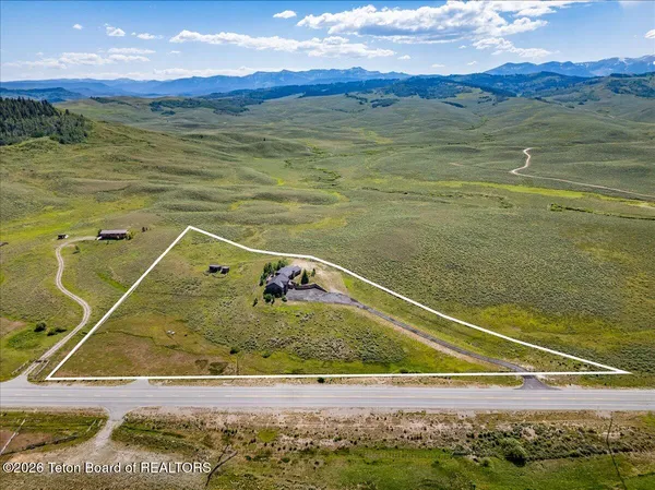 $2,250,000 | 13981 Highway 191, Bondurant, WY 82922