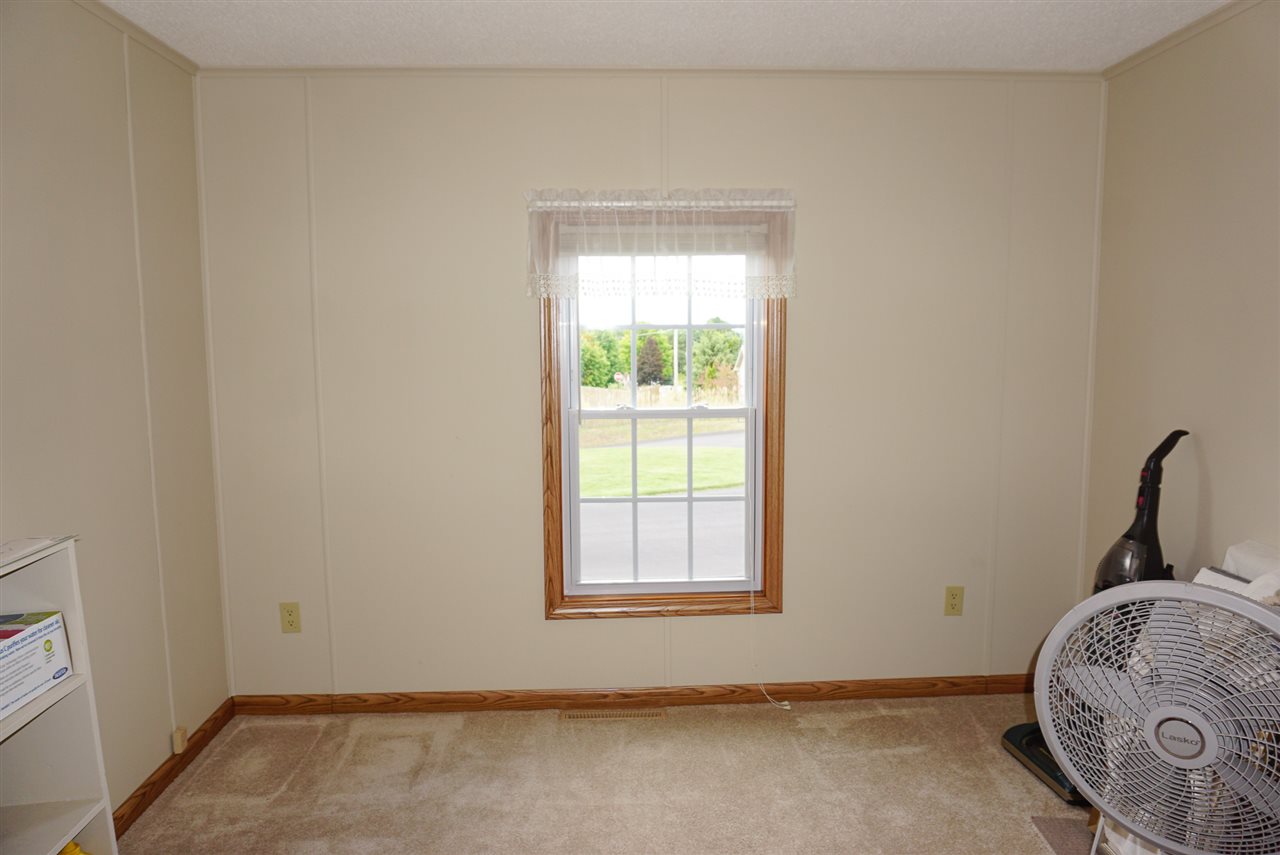 932 Carlisle Road Traverse City, MI 49696 - Photo 22 of 46 1867369-21.JPG