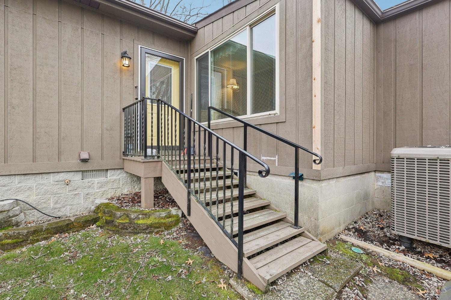 8253 Daleview Road Cincinnati, OH 45247 - Photo 6 of 40