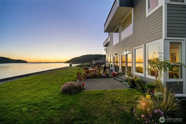 $930,000 | 2309 Skyline Way, Unit 5, Anacortes, WA 98221