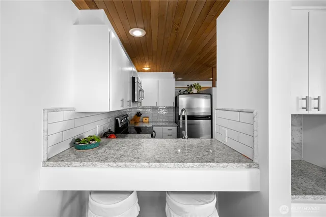 $930,000 | 2301 Skyline Way, Unit 5, Anacortes, WA 98221