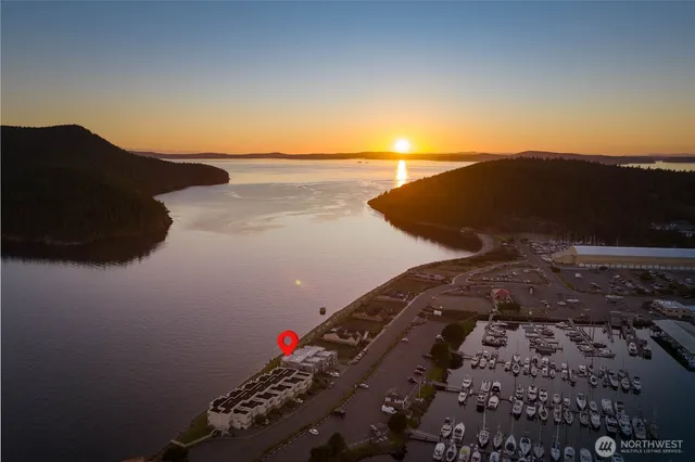 $930,000 | 2301 Skyline Way, Unit 5, Anacortes, WA 98221