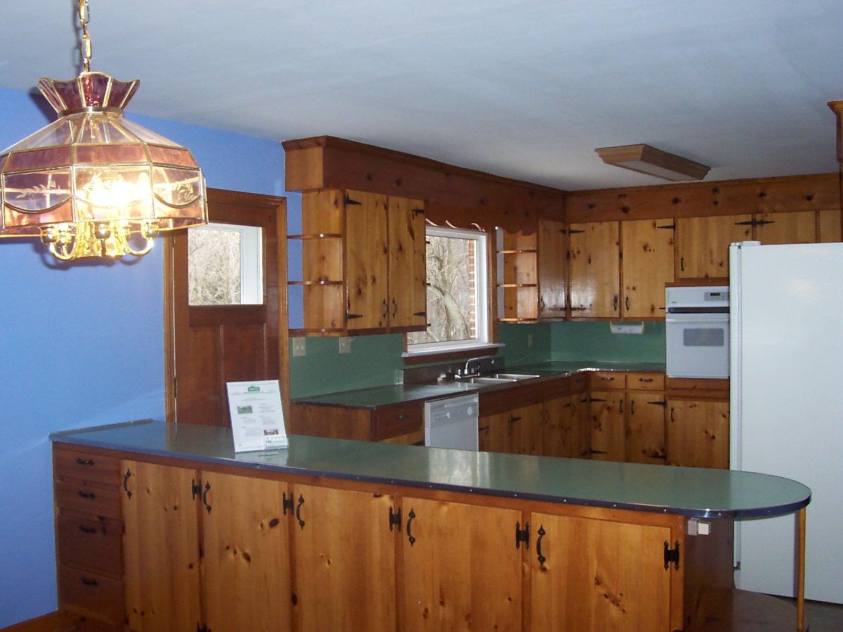 4217 Falling Creek Road Bedford, VA 24523 - Photo 5 of 15 Large Kitchen w/ Lots of Cabinets