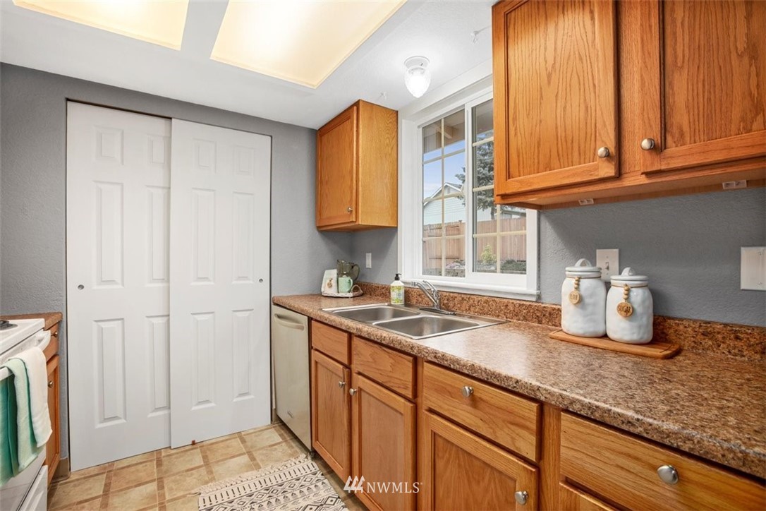 2330 Martin Road Mount Vernon, WA 98273 - Photo 7 of 23 Gallery Image 7