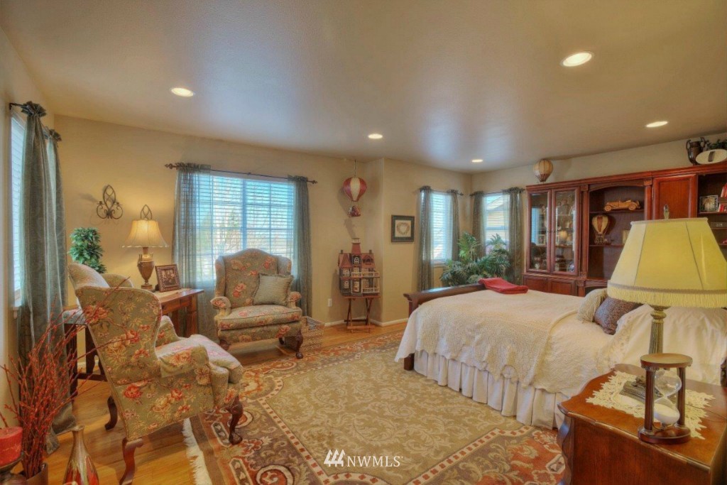 16208 Parkside Way Southeast Renton, WA 98058 - Photo 13 of 18 Gallery Image 13
