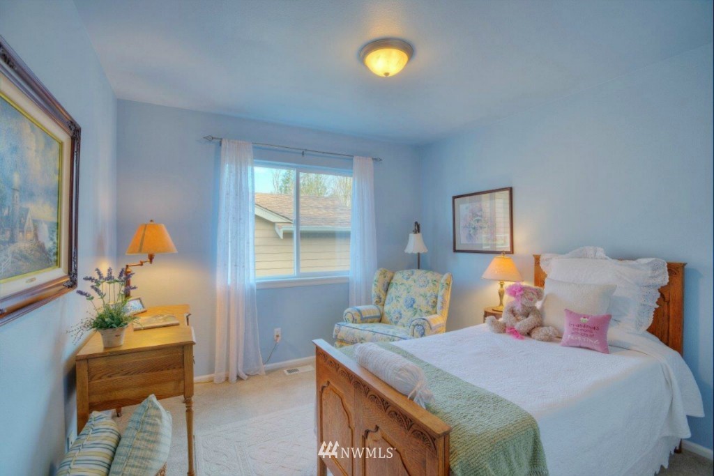 16208 Parkside Way Southeast Renton, WA 98058 - Photo 14 of 18 Gallery Image 14
