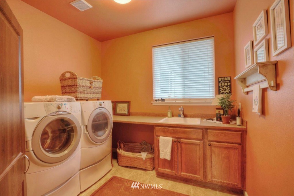16208 Parkside Way Southeast Renton, WA 98058 - Photo 16 of 18 Gallery Image 16