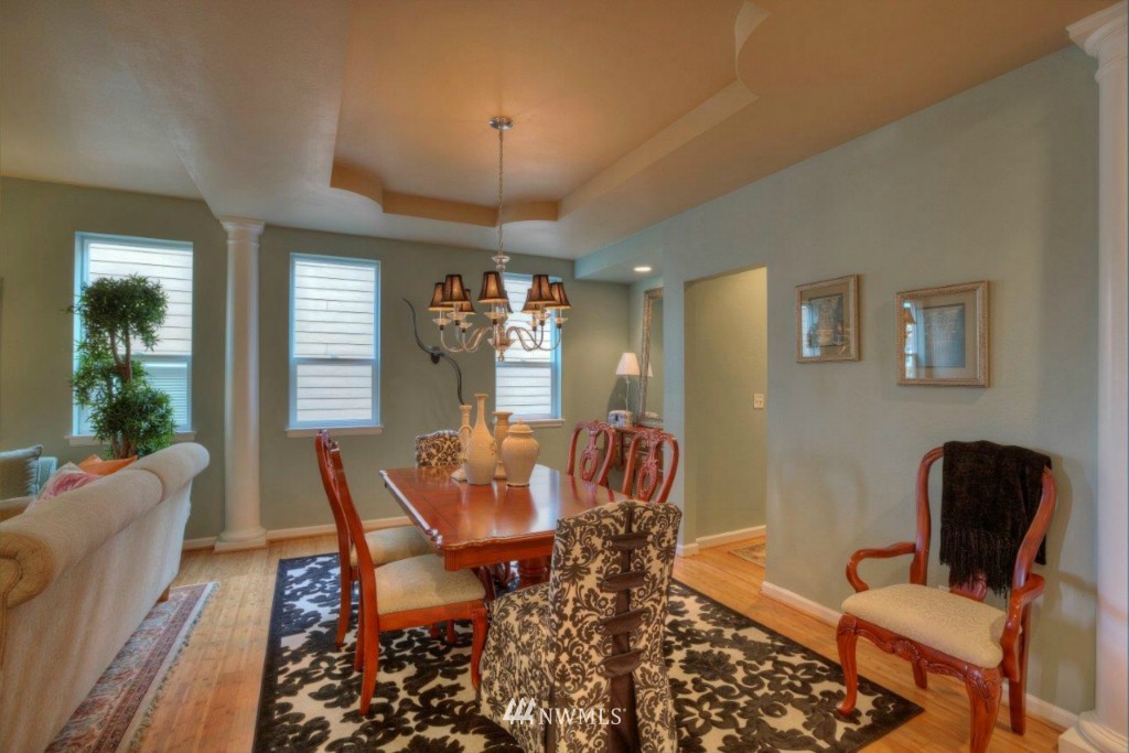 16208 Parkside Way Southeast Renton, WA 98058 - Photo 4 of 18 Gallery Image 4
