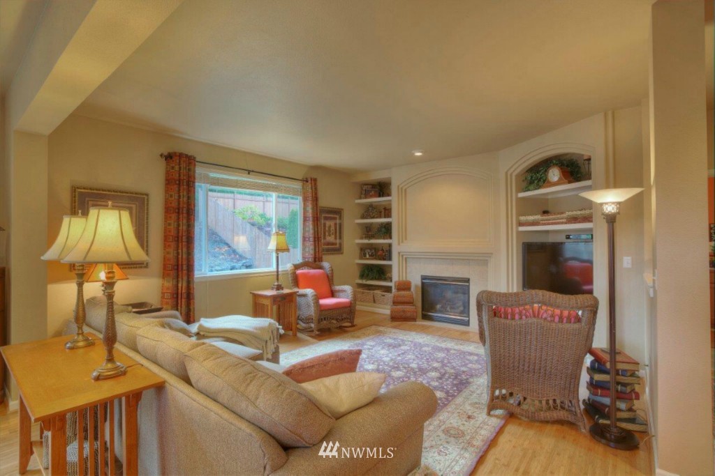 16208 Parkside Way Southeast Renton, WA 98058 - Photo 7 of 18 Gallery Image 7