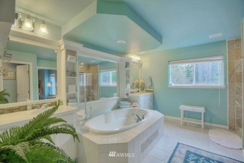 16208 Parkside Way Southeast Renton, WA 98058 - Photo 10 of 18 Gallery Image 10