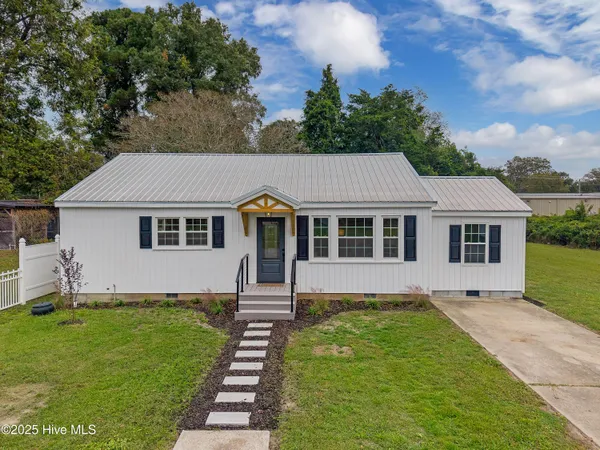 $230,000 | 313 1st Avenue, Vanceboro, NC 28586