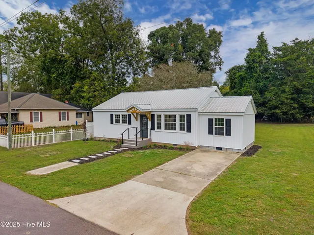$259,000 | 313 1st Avenue, Vanceboro, NC 28586