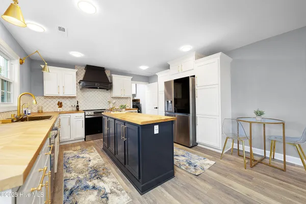 $230,000 | 313 1st Avenue, Vanceboro, NC 28586