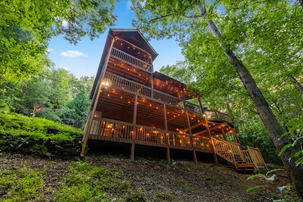 126 Brookwood Drive Blue Ridge, GA 30513 - Photo 17 of 106