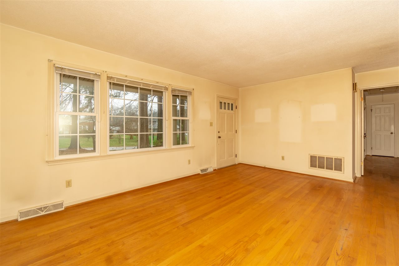 4905 Greenbrier Road Raleigh, NC 27603 - Photo 6 of 23 Photo 6