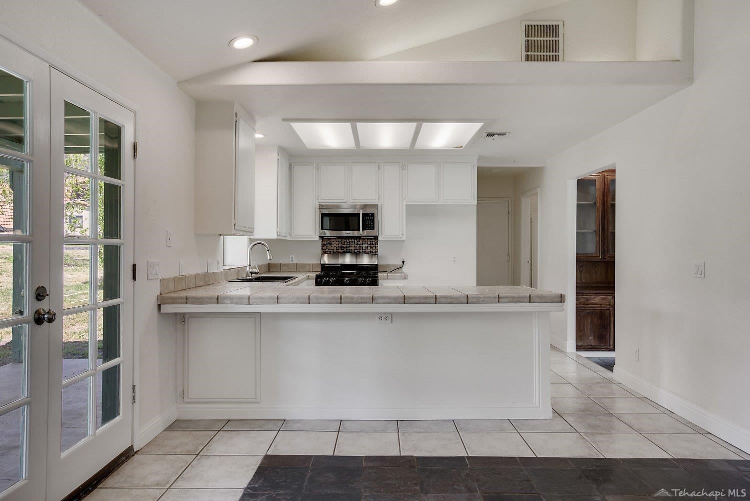 29201 North Lower Valley Road Tehachapi, CA 93561 - Photo 19 of 43 Gallery Image 19