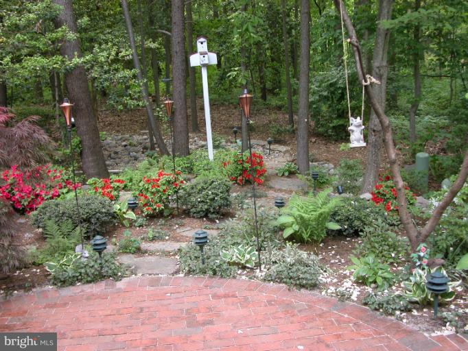 2005 Turtle Pond Drive Reston, VA 20191 - Photo 25 of 28 Exterior (Rear)