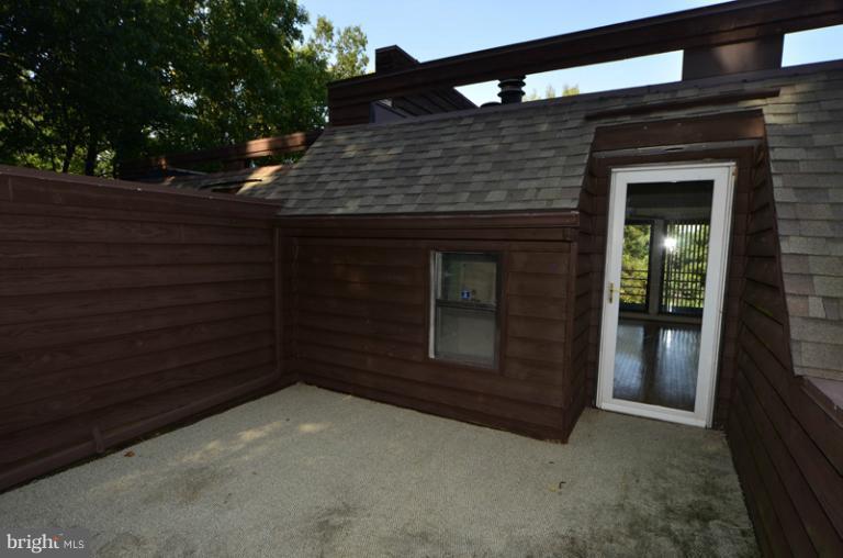 2005 Turtle Pond Drive Reston, VA 20191 - Photo 5 of 28 Exterior (General)