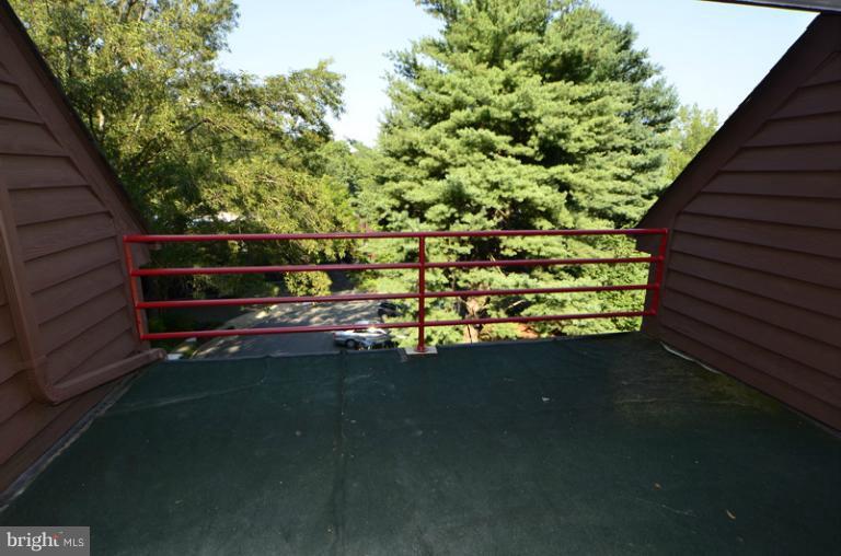 2005 Turtle Pond Drive Reston, VA 20191 - Photo 10 of 28 Exterior (Rear)