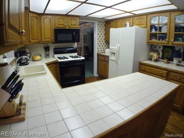6913 Bergin Road Howell, MI 48843 - Photo 9 of 39 029.jpg
