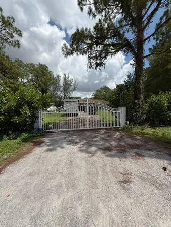 $800,000 | 17995 31st Road North, The Acreage, FL 33470