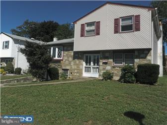 491 Pinewood Road Philadelphia, PA 19116 - Photo 1 of 7 Exterior Front