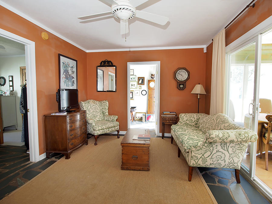 176 Quewhiffle Road Aberdeen, NC 28315 - Photo 12 of 45 living2