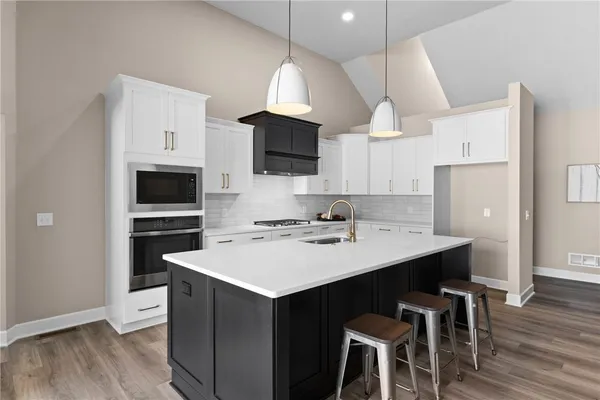 $604,675 | 23 Eagle Hollow, Penfield, NY 14526