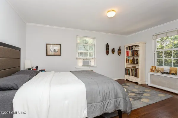 $1,100,000 | 84 Putnam Park, Greenwich, CT 06830
