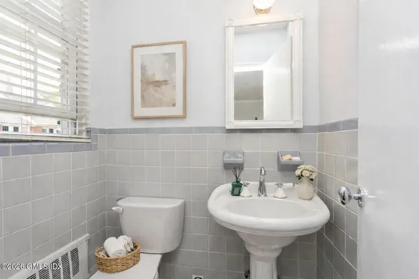 $1,100,000 | 84 Putnam Park, Greenwich, CT 06830