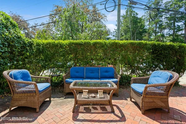 $1,100,000 | 84 Putnam Park, Greenwich, CT 06830