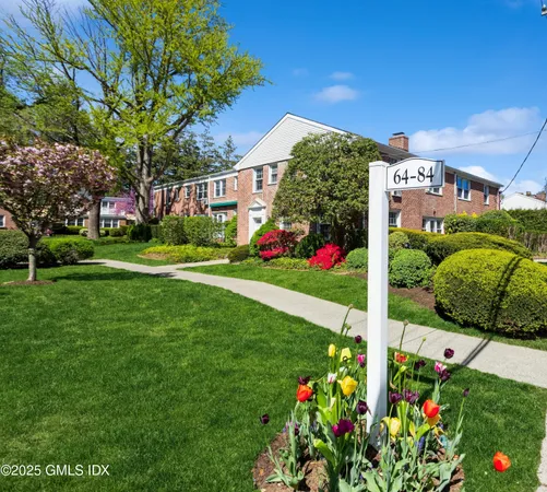 $1,100,000 | 84 Putnam Park, Greenwich, CT 06830