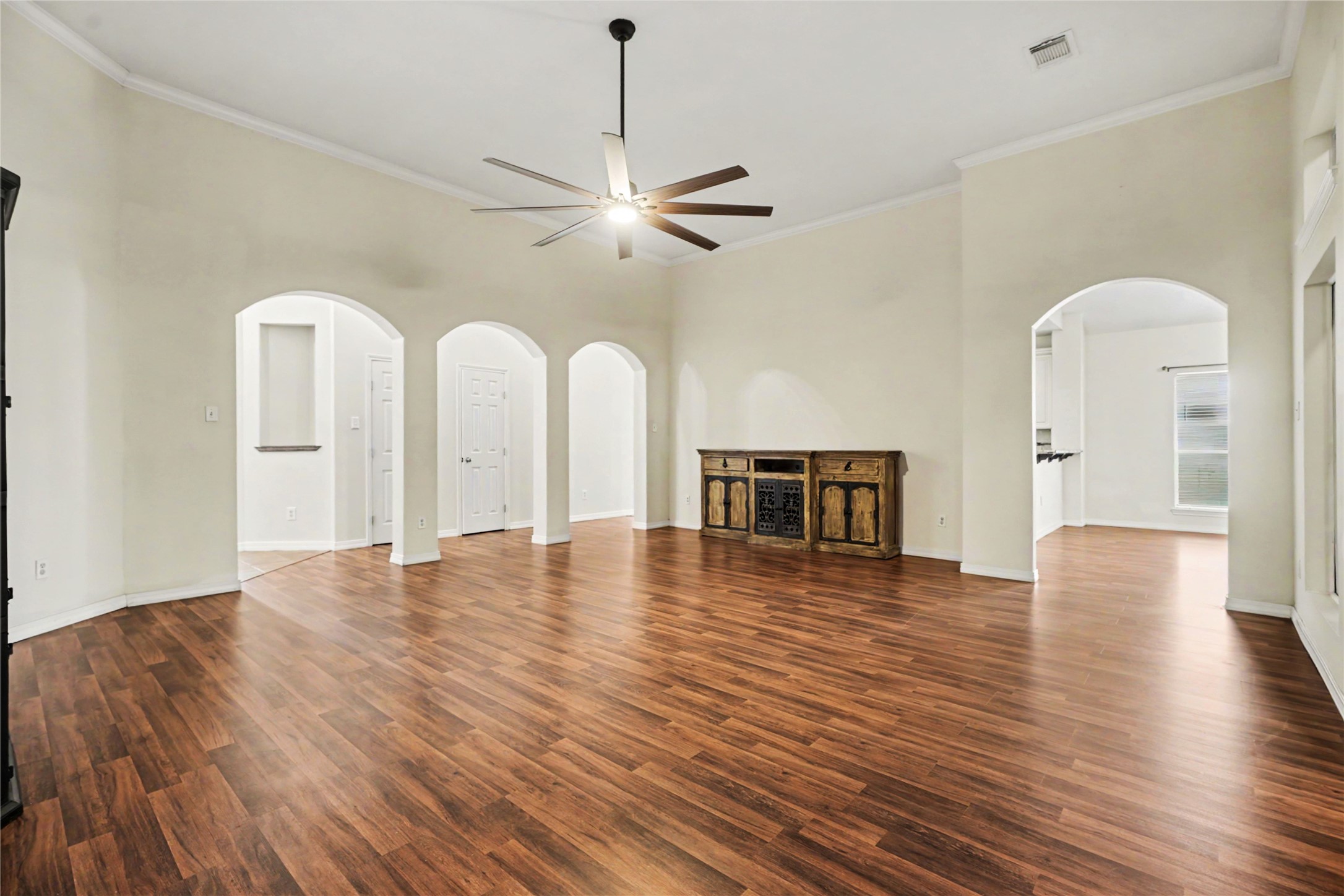 9714 Crystal Boulevard Baytown, TX 77521 - Photo 7 of 36