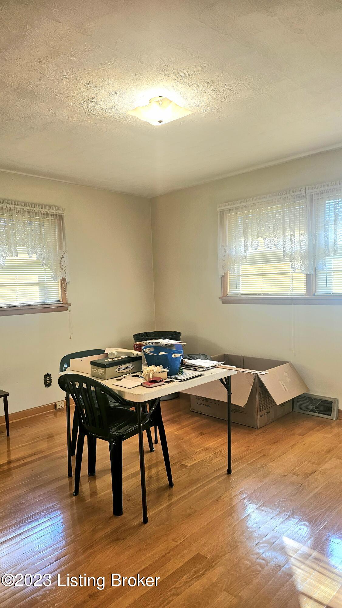 4133 Dover Road Louisville, KY 40216 - Photo 21 of 44 20231012_164454