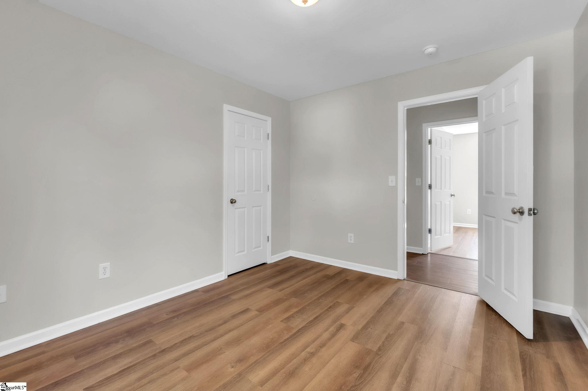 221 Riverbreeze Road Greenville, SC 29611 - Photo 13 of 25