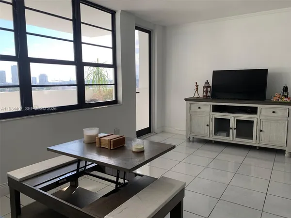$2,700 | 100 Lincoln Road, Unit 1203, Miami Beach, FL 33139